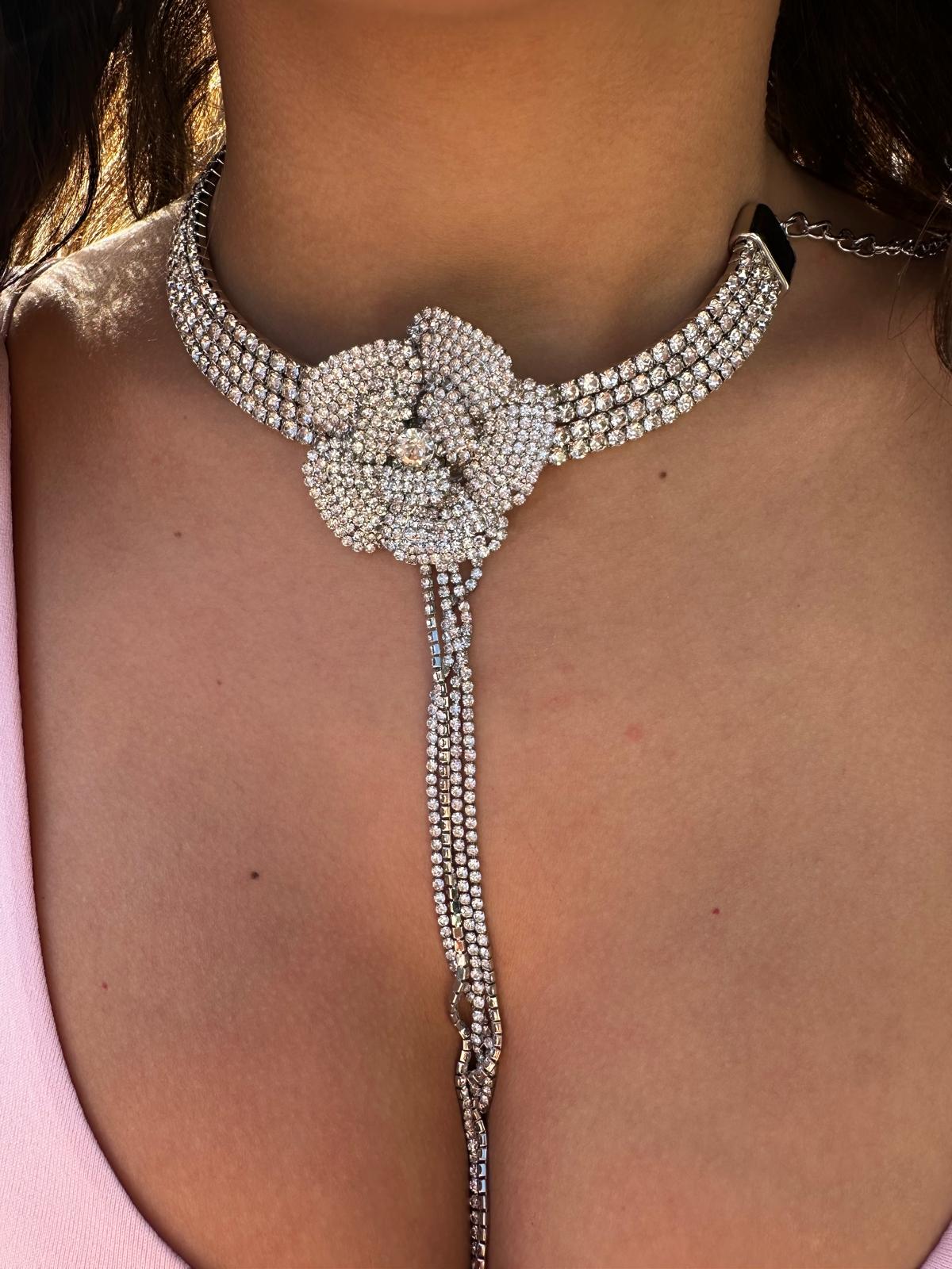 Chocker fiore argento